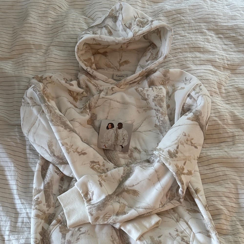Comfrt Collection RARE white oak hoodie